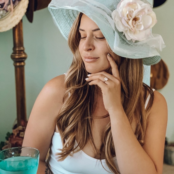 Meet your Posher, Katie - Picture 4 of 8